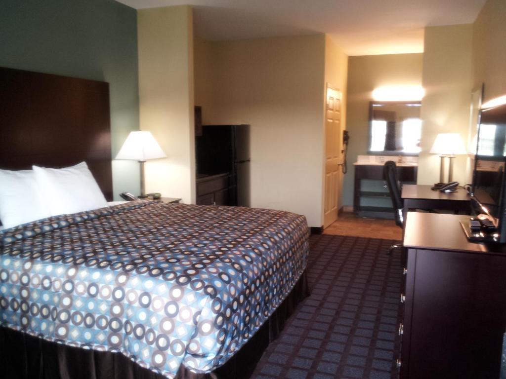 Pearsall Inn And Suites Cameră foto