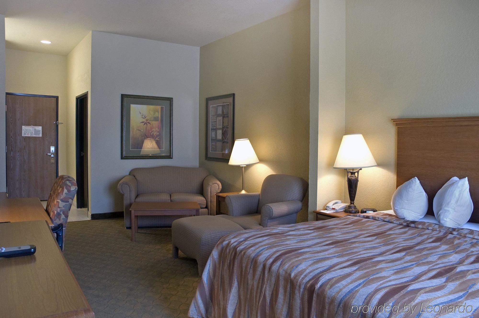 Pearsall Inn And Suites Cameră foto